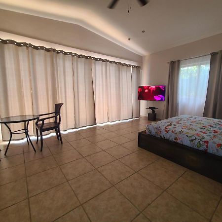 ホテル Pool House With Shared Pool Access ダビッド エクステリア 写真